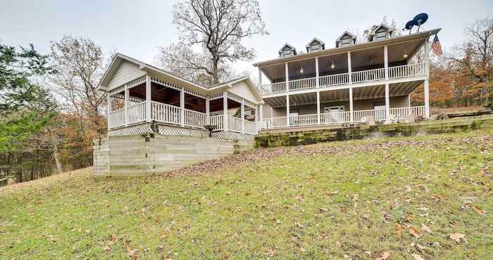 Others Waterfront Beaver Lake House w/ Deck & Fire Pit!