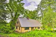 Others Peaceful + Elegant Cottage w/ Riverside View