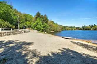 Lainnya 4 Breathtaking Newbury Cottage w/ Deck on Chalk Pond