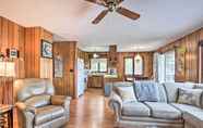 Lain-lain 2 Cabin Getaway w/ Private Dock, Walk to Trail!