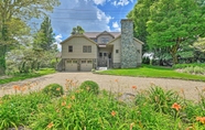 Others 3 Charming Historic Family Home w/ Mountain Views!