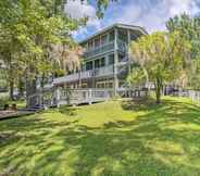 Others 7 Riverfront Dunnellon Condo w/ Grill & Kayaks!