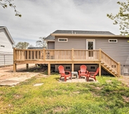 Others 5 Ideally Located 'penne Place' w/ Deck & Grill