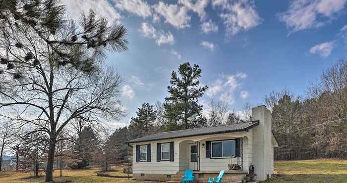 Others Cozy Hodgen Cottage on 650-acre Property!