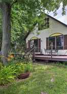 Imej utama Waterfront Cottage w/ Deck + Dock on Dragon Lake!