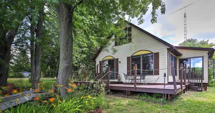 Others Waterfront Cottage w/ Deck + Dock on Dragon Lake!
