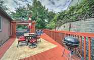 Others 5 Pittsburgh Retreat w/ Deck ~ 4 Mi to Dtwn!