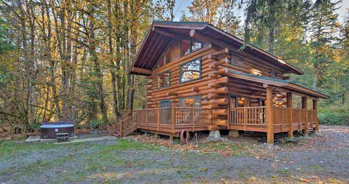 Others Custom Riverfront Log Home Near Stevens Pass!