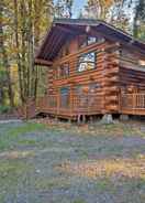 Imej utama Custom Riverfront Log Home Near Stevens Pass!