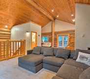 Others 3 Custom Riverfront Log Home Near Stevens Pass!