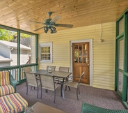 Others 7 Charming Waterfront Cottage w/ Porch & Grill!