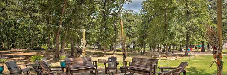 Lain-lain All-encompassing Family Retreat Near Lake Texoma!