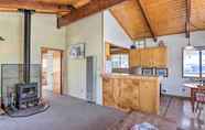 Lainnya 6 Cozy Cabin w/ Deck - Near Frazier Mtn Park