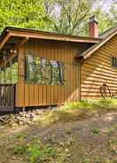 Imej utama Lakefront Cumberland Cabin With Dock & Fire Pit!