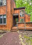 Imej utama Chic Poconos Retreat Next to Boulder Lake!