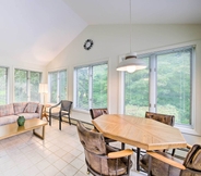 Lain-lain 5 Charming Retreat w/ Deck ~ 4 Mi From Casco Bay!