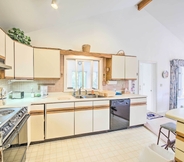 อื่นๆ 4 Charming Retreat w/ Deck ~ 4 Mi From Casco Bay!