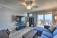 Lain-lain Beachfront Family Condo w/ Stunning Views!