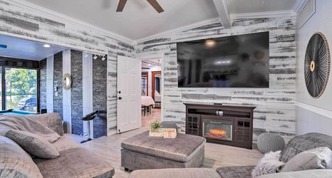 Lain-lain 2 Modern Seminole Home w/ Patio, 3 Mi to Beach!