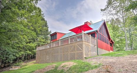 Others 2 Sevierville Blue Ridge Bungalow w/ Hot Tub, Deck