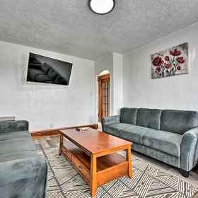 Primary image 1 Vacation Rental ~ 2 Mi to Highmark Stadium!, Fairgrounds Gaming and Raceway Hotels