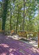 Imej utama Home w/ Large Deck on Table Rock Lake!