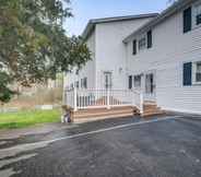 Khác 4 Spacious Triangle Townhome - Near Hiking & Golf!