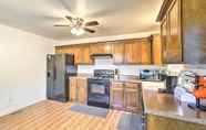 Others 3 Charming Springfield Escape w/ Furnished Deck