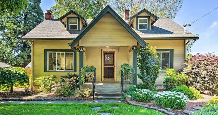 Others Cozy Grants Pass Home, Walk to Riverside Park