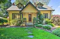 Others Cozy Grants Pass Home, Walk to Riverside Park