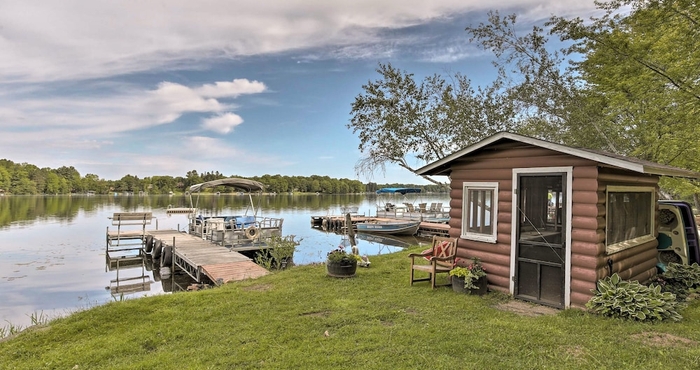 Others Lakefront New Auburn Apartment w/ Shared Dock