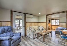 Others 5 Lakefront New Auburn Apartment w/ Shared Dock