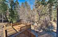 Lain-lain 5 Scenic Riverside Cabin w/ Multi-level Deck & Grill