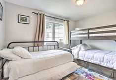 其他 7 Ideally Located Glen Cove Apartment!