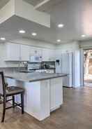 ภาพหลัก Comfy Bakersfield Townhome - Fire Pit & Patio