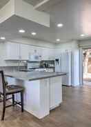 ภาพหลัก Comfy Bakersfield Townhome - Fire Pit & Patio