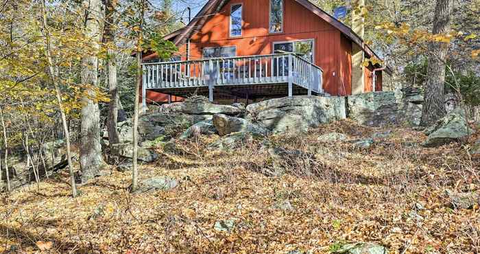 Lainnya Poconos Cabin Escape w/ Elevated Forest Views