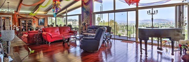 อื่นๆ Colorful El Cajon Gem: Deck, Garden & Valley Views