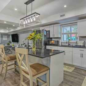 Interior1南福爾斯堡驚艷之家,附泳池和甲板,卡茨基尔名胜世界飯店