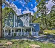 Others 6 Stunning South Fallsburg Home w/ Pool & Deck!
