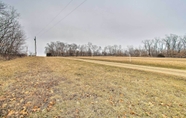 อื่นๆ 2 Updated Missouri Cabin Rental on Large Farm