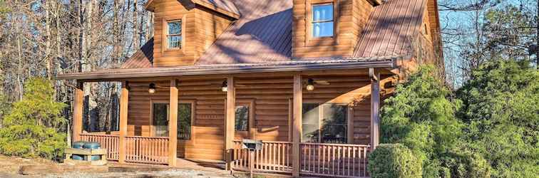 อื่นๆ Bryson City Cabin w/ Private Yard & Hot Tub!