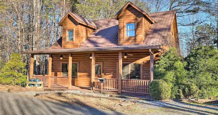 อื่นๆ Bryson City Cabin w/ Private Yard & Hot Tub!