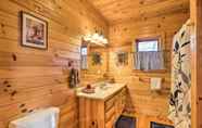 Others 7 Bryson City Cabin w/ Private Yard & Hot Tub!