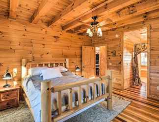 อื่นๆ 2 Bryson City Cabin w/ Private Yard & Hot Tub!