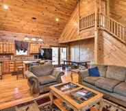 Lain-lain 4 Bryson City Cabin w/ Private Yard & Hot Tub!