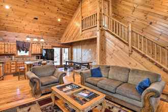 อื่นๆ 4 Bryson City Cabin w/ Private Yard & Hot Tub!