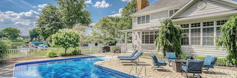 Others Executive Home w/ Heated Pool on Lake Wawasee