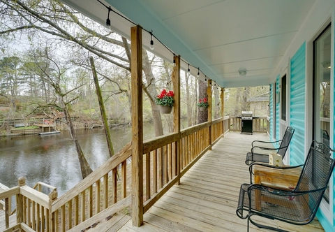 Lain-lain Peaceful Treetop Hideaway w/ Riverfront Views