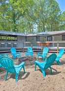 Imej utama Lavish Broken Bow Getaway w/ Hot Tub on ~ 6 Acres!